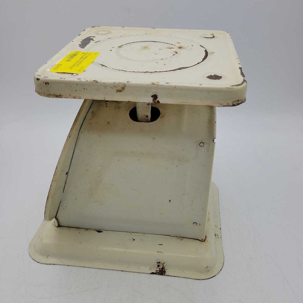 Vintage American Family Scale (YVO) (610)