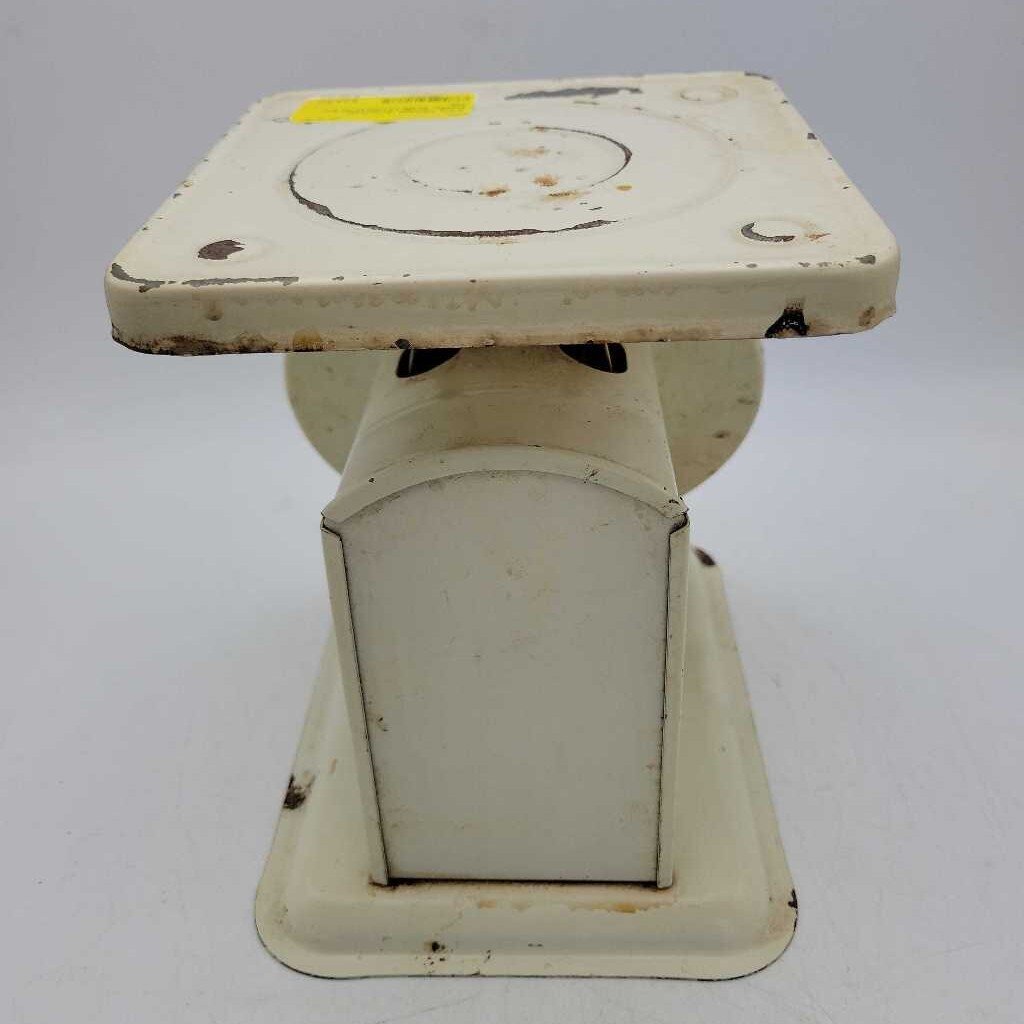 Vintage American Family Scale (YVO) (610)