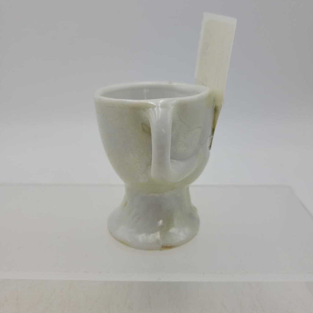 Halloween themed egg cup Fraidy Cat (JH49)