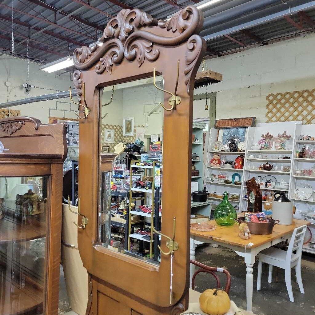 Antique Hall stand / Tree / Bench has storage (YVO) (610)