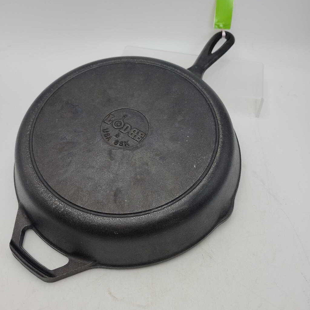 Lodge Cast Iron Frying Pan (YVO) (610) USA made