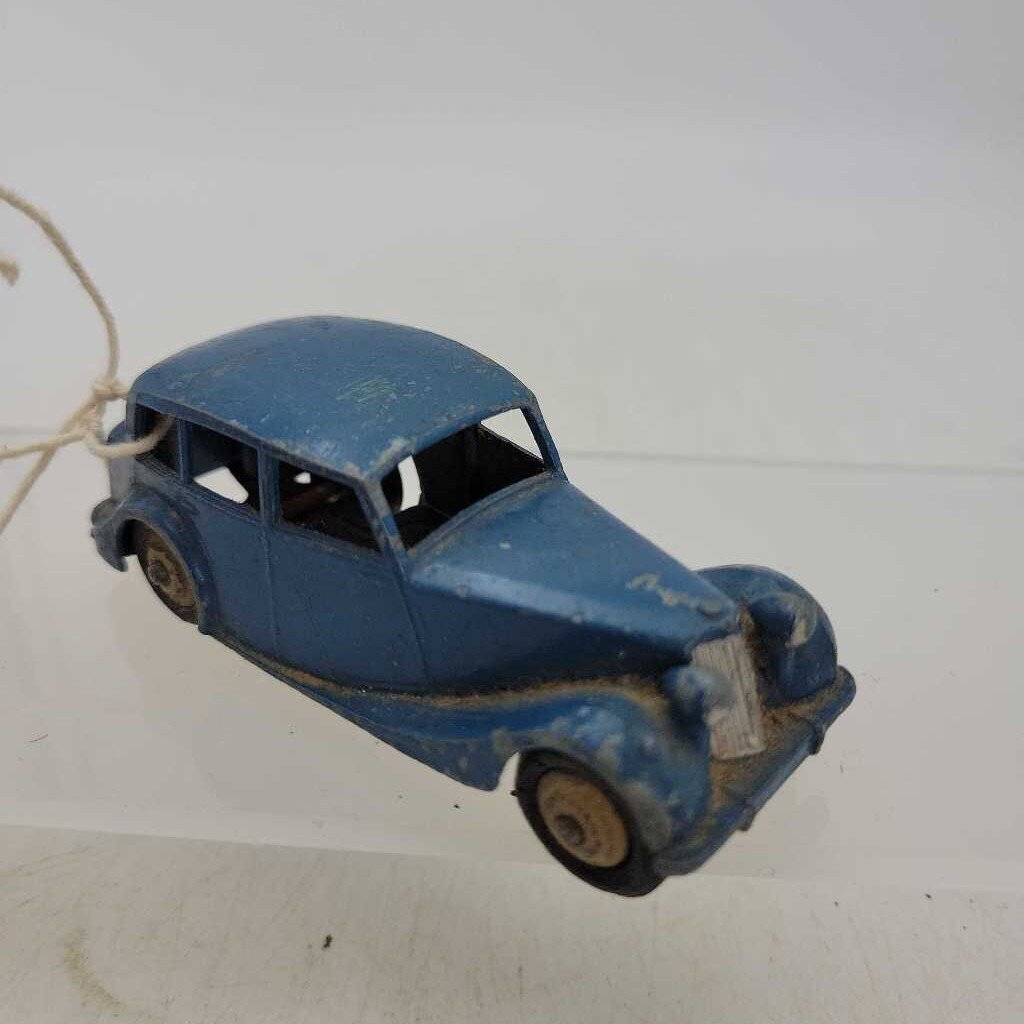 Dinky Triumph car (JAS)