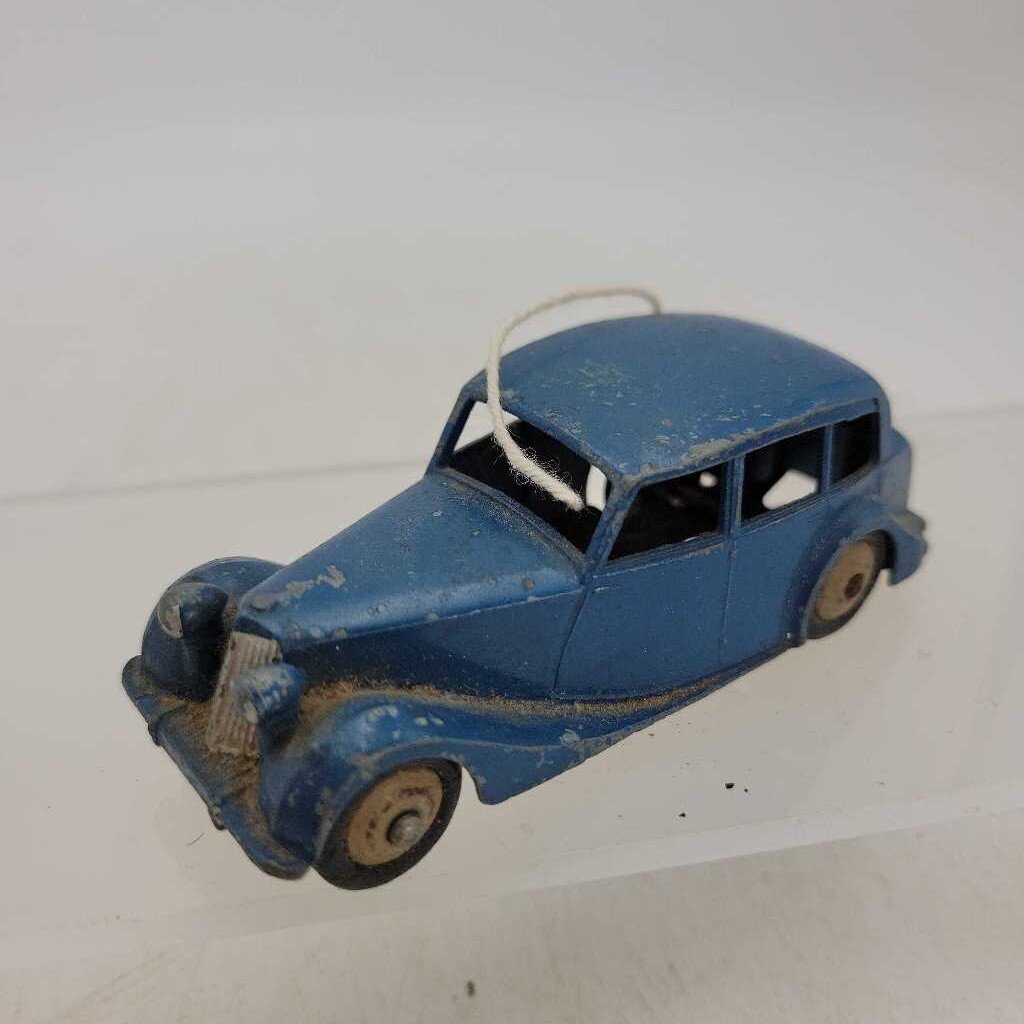 Dinky Triumph car (JAS)