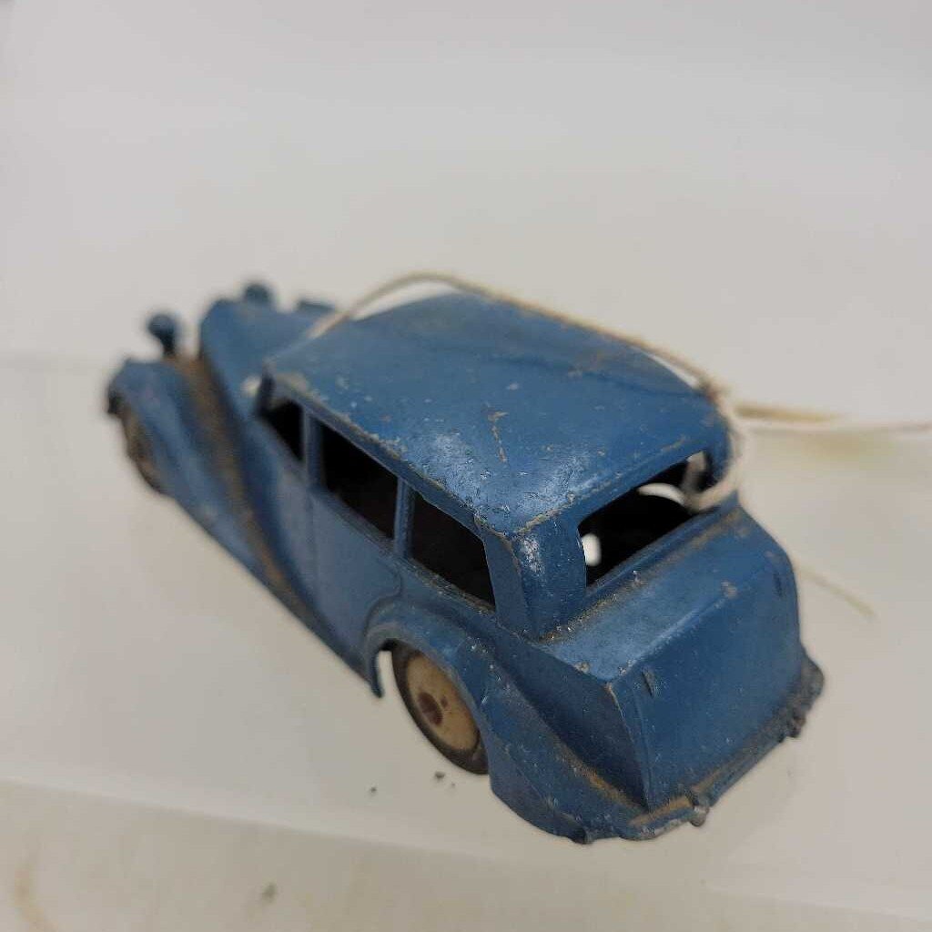 Dinky Triumph car (JAS)