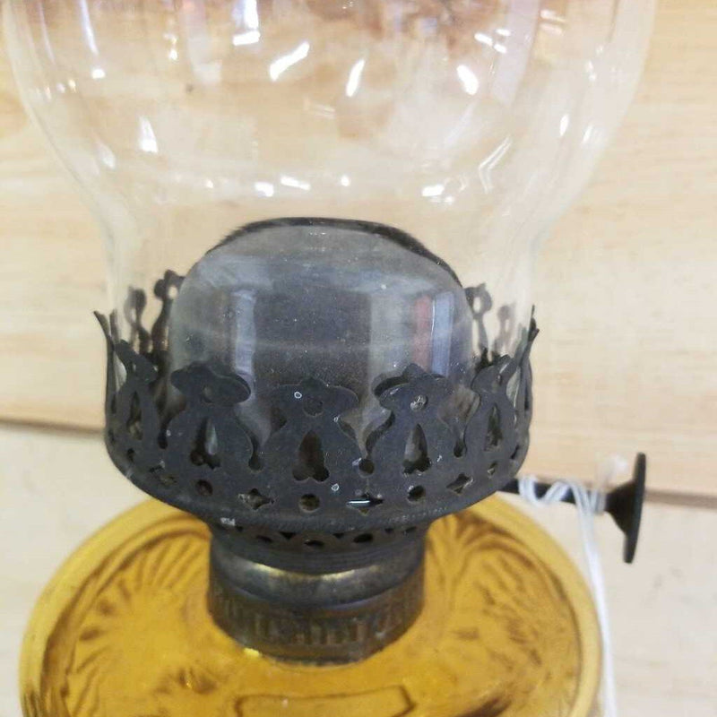 Vintage Amber Lamp w/shade (JEF)
