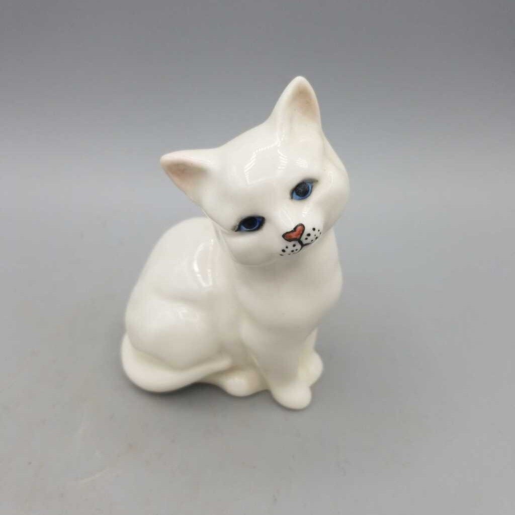 Beswick Cat (JH49)