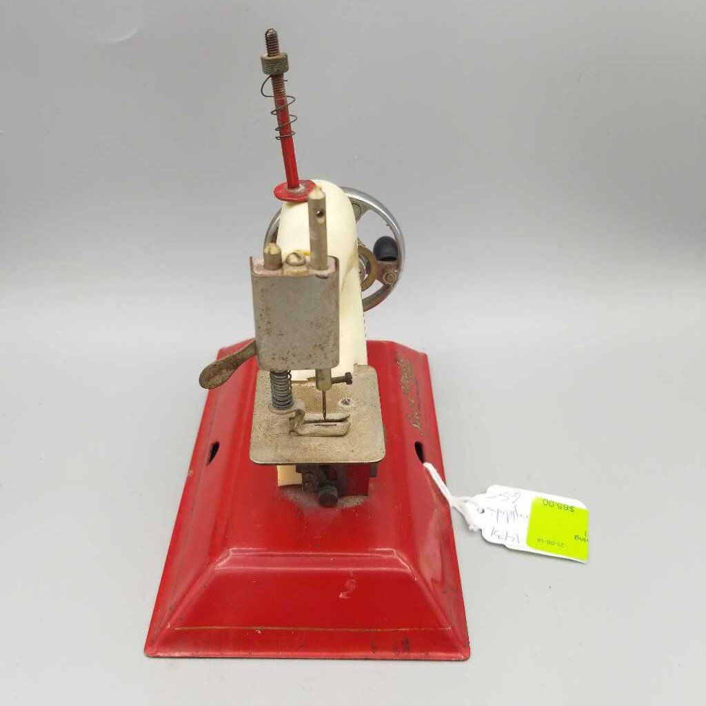 1940's Toy Sewing Machine (DS) (1431)