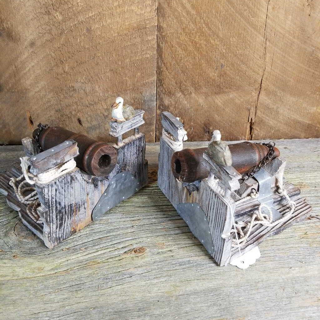 Cannon Bookends Folk art (JAS)