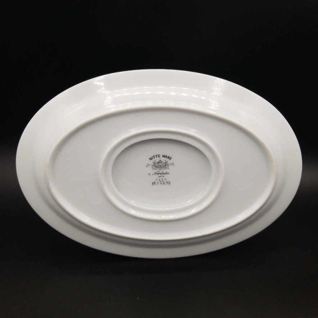 Gravy Boat Attached saucer Noritake (TRE)