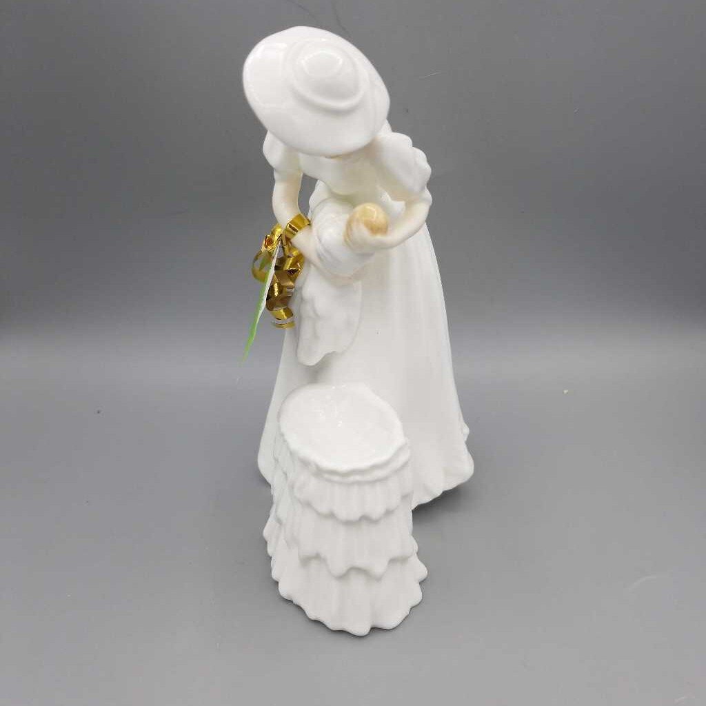 Royal Doulton Figurine "Mother and Baby" (TRE)