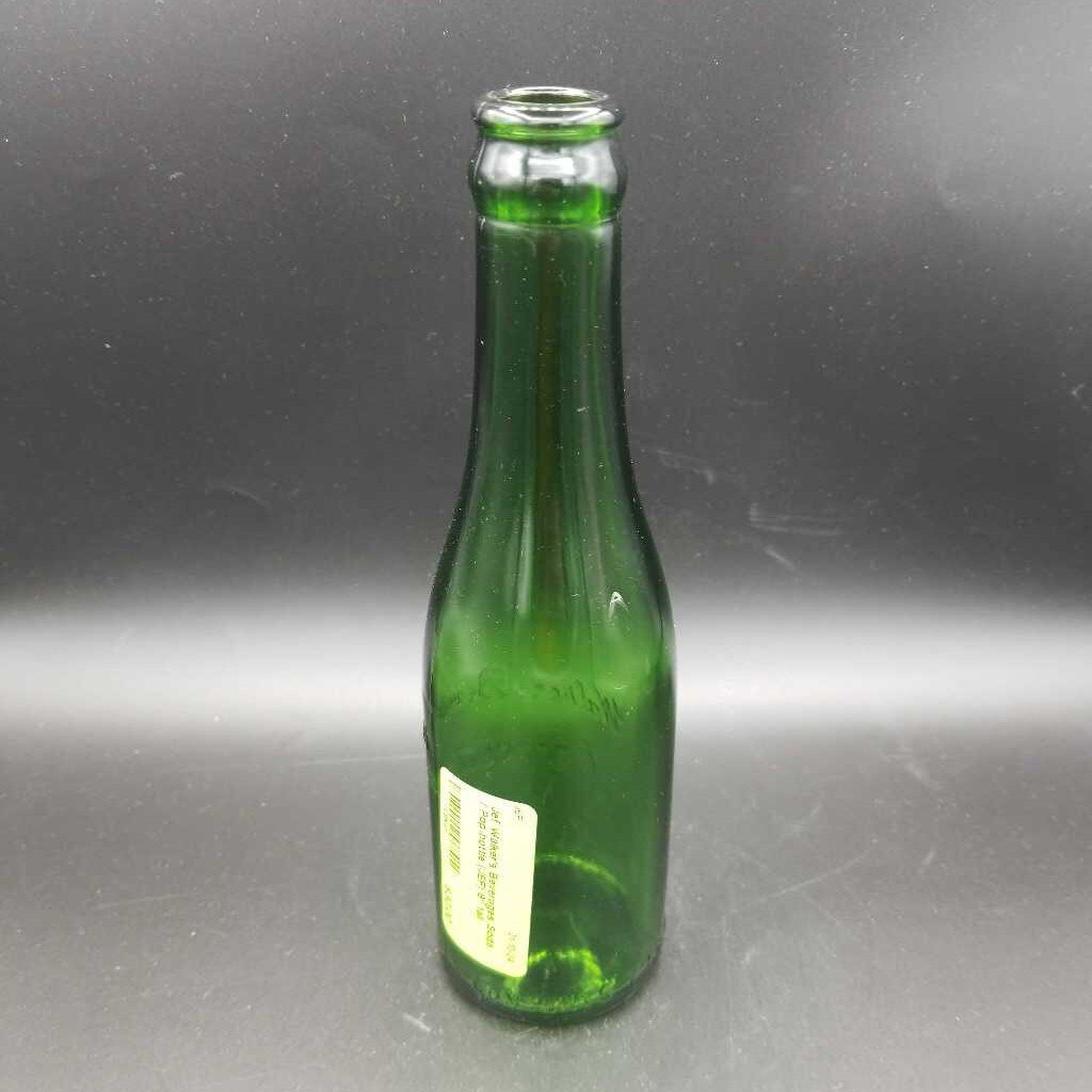 Walker's Beverages Soda / Pop bottle (JEF)