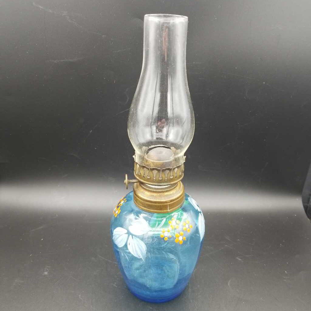 Oil Lamp lantern Hand Blown Victorian (Jef)