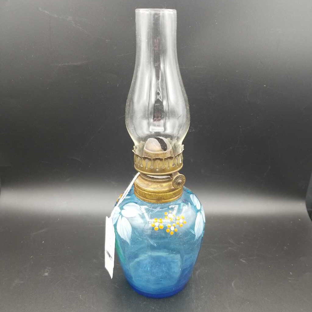 Oil Lamp lantern Hand Blown Victorian (Jef)