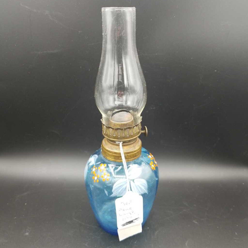 Oil Lamp lantern Hand Blown Victorian (Jef)