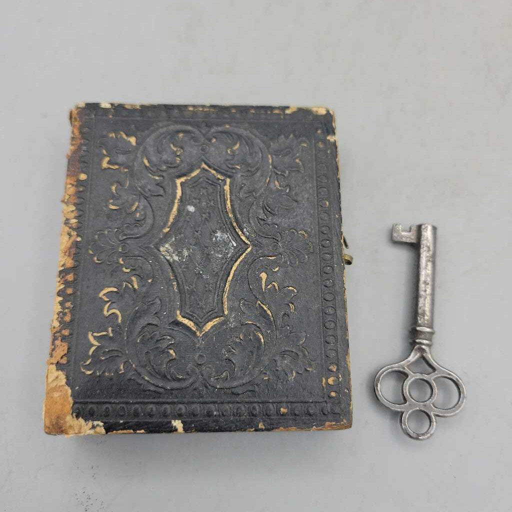 Daguerreotype with Key (US2)