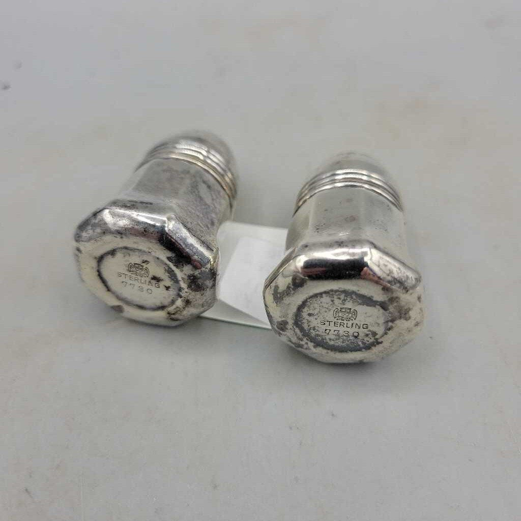 Sterling Silver Small Salt and Pepper (JH49)