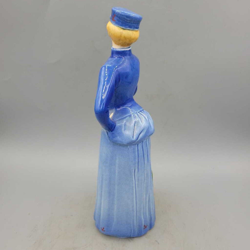 Goebel Figure Lady with Binoculars (LIND) P 340