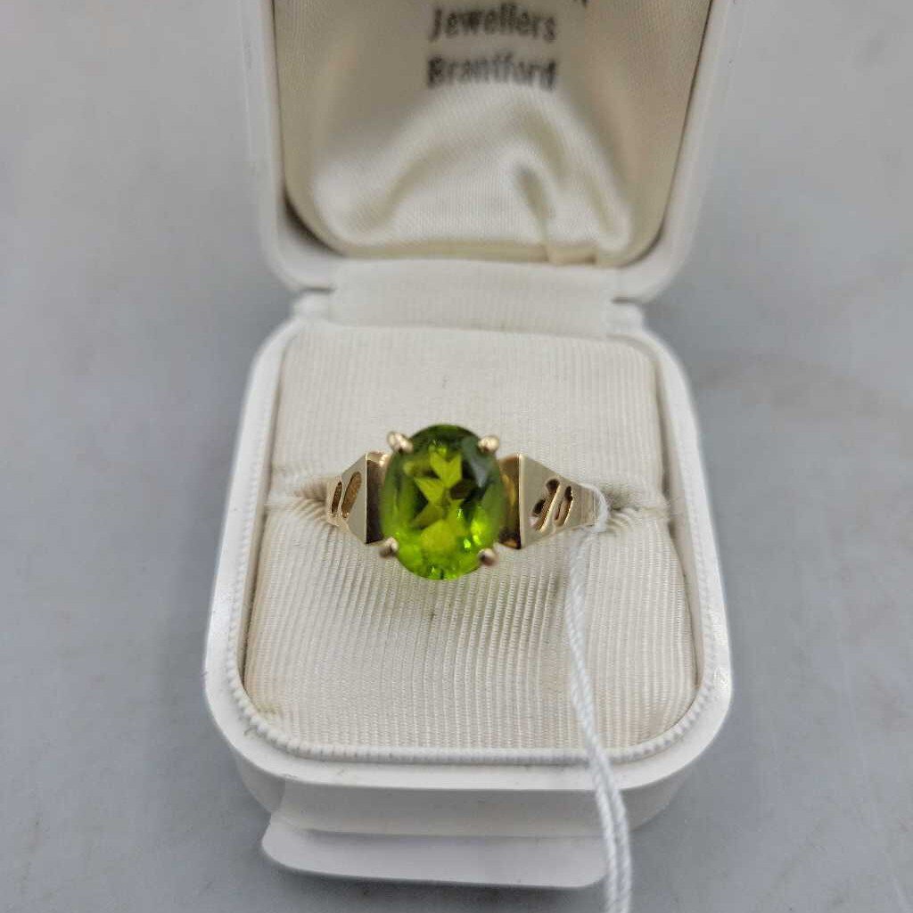 Vintage 10k Peridot Ring - VT #5623