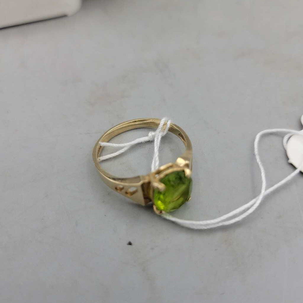 Vintage 10k Peridot Ring - VT #5623