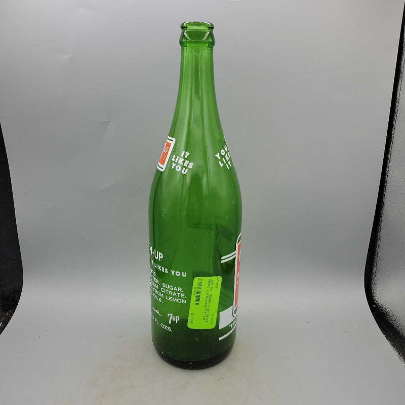 7UP Bottle Quart 28 QZ 1960's (JAS)