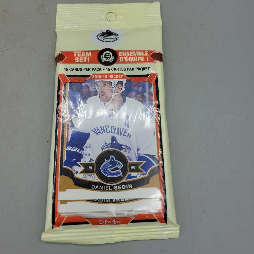 2015 2016 Canucks OPEE CHEE Hockey Card Team Set (JAS)