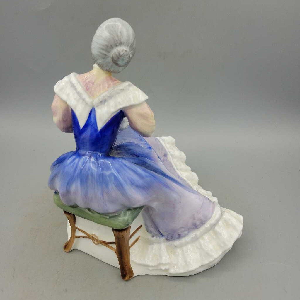 Royal Doulton "Happy Anniversary " (DEB) HN 3097