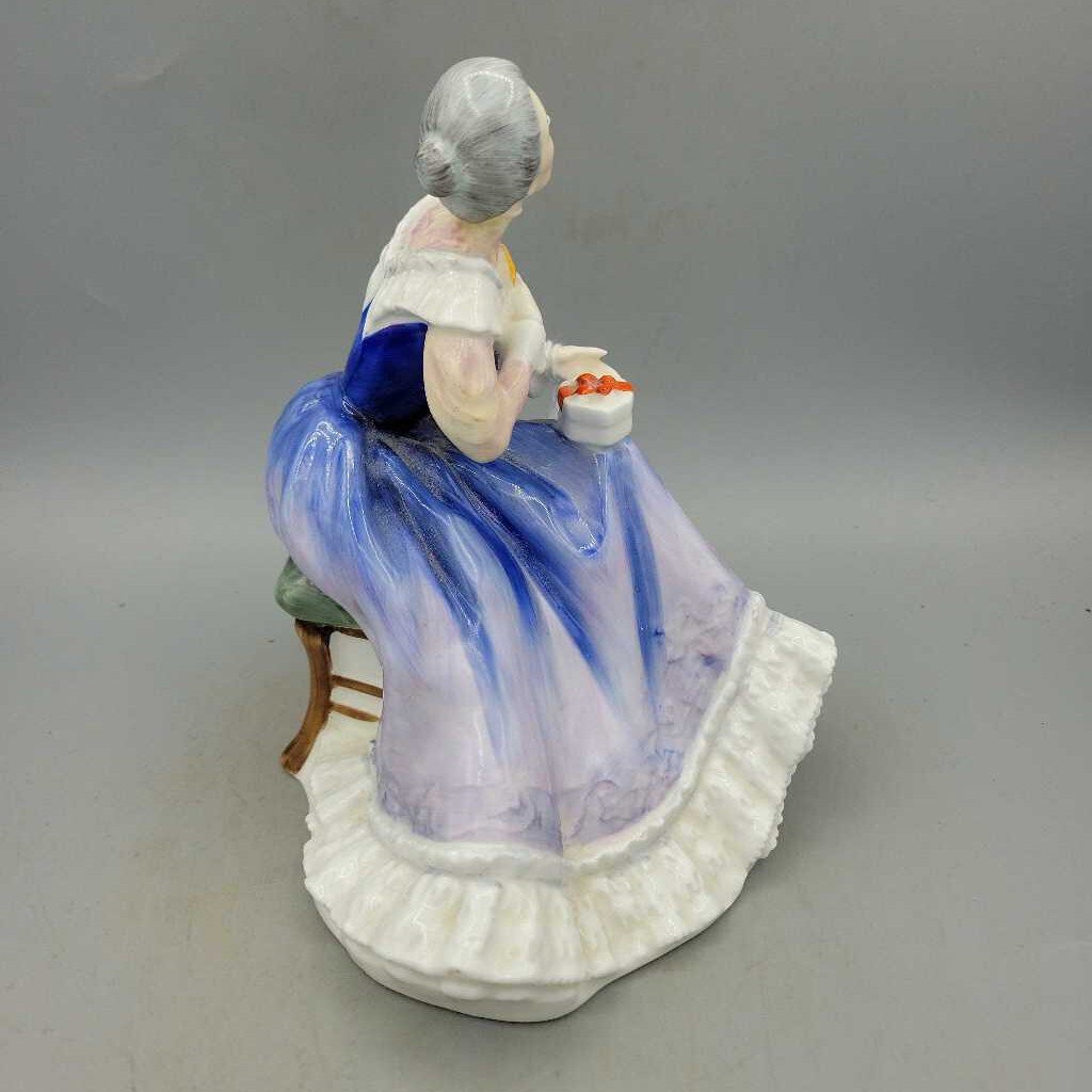 Royal Doulton "Happy Anniversary " (DEB) HN 3097