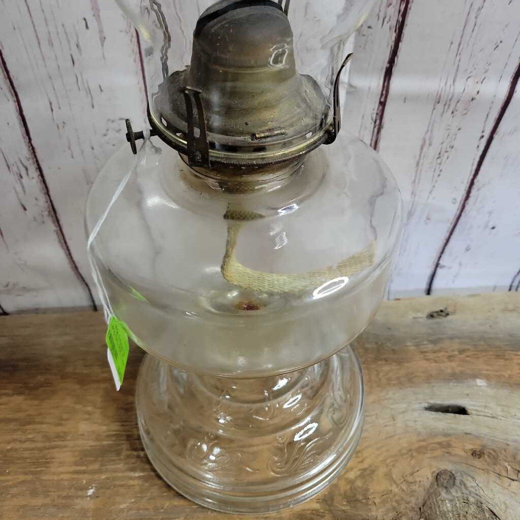 Large Antique Oil Lamp (SC) 1126