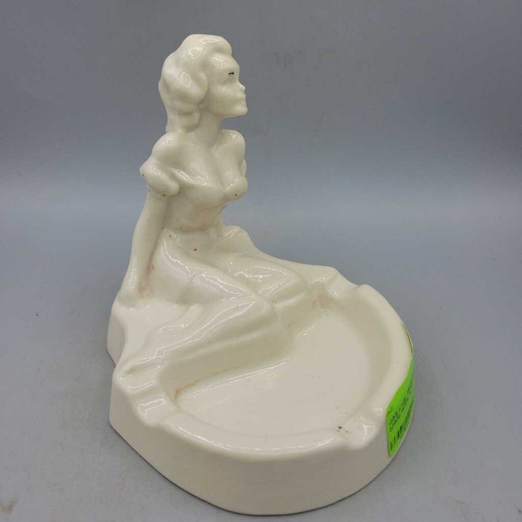 Lady Model Ashtray (JAS)