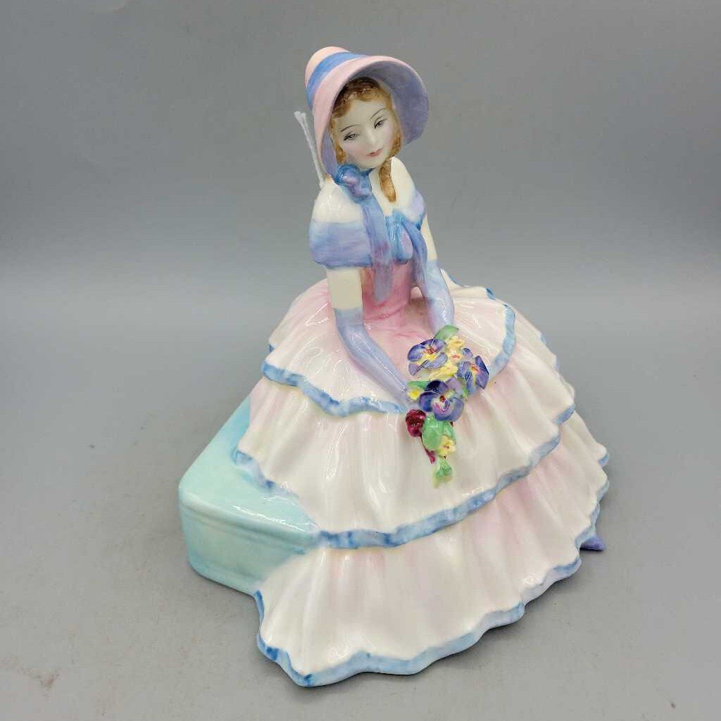 Royal Doulton "Daydreams" (DEB) HN1731