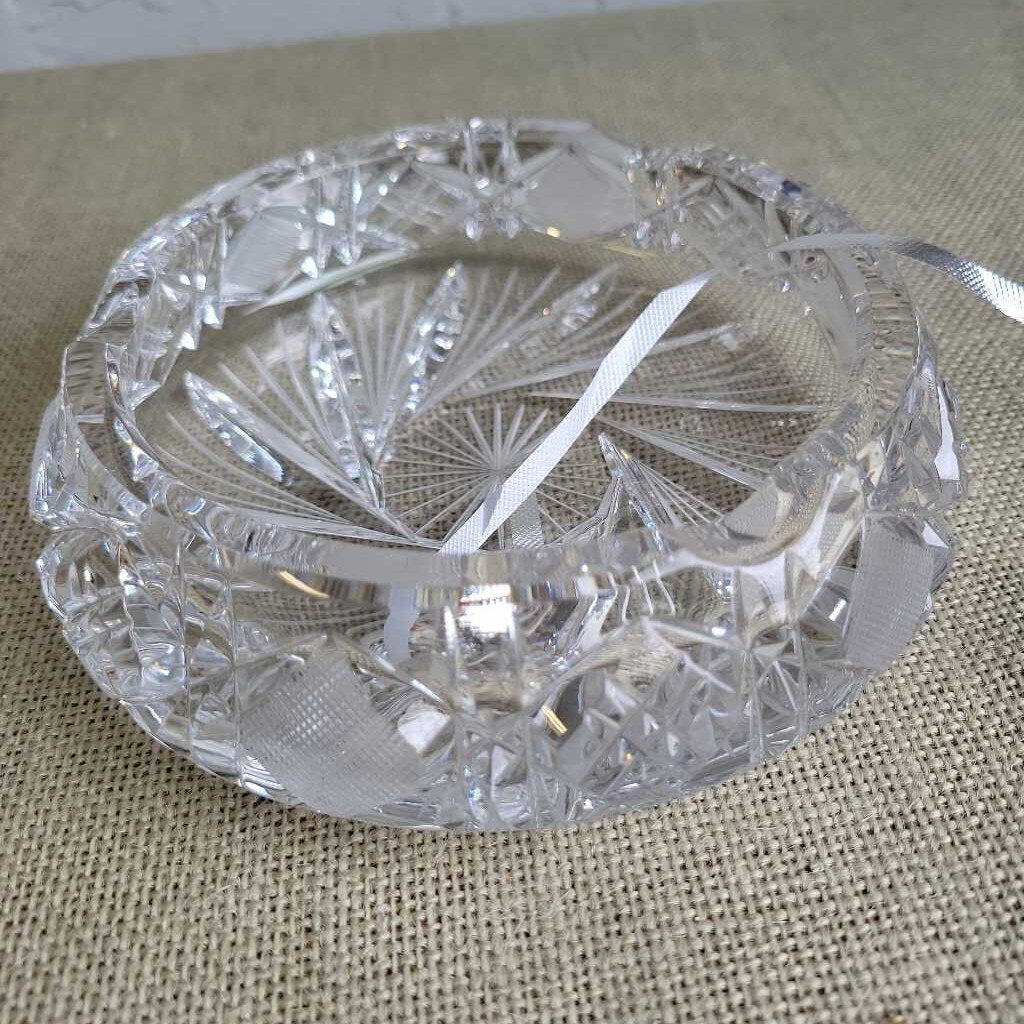 Pinwheel Crystal Ashtray with match strike (M2) 4008