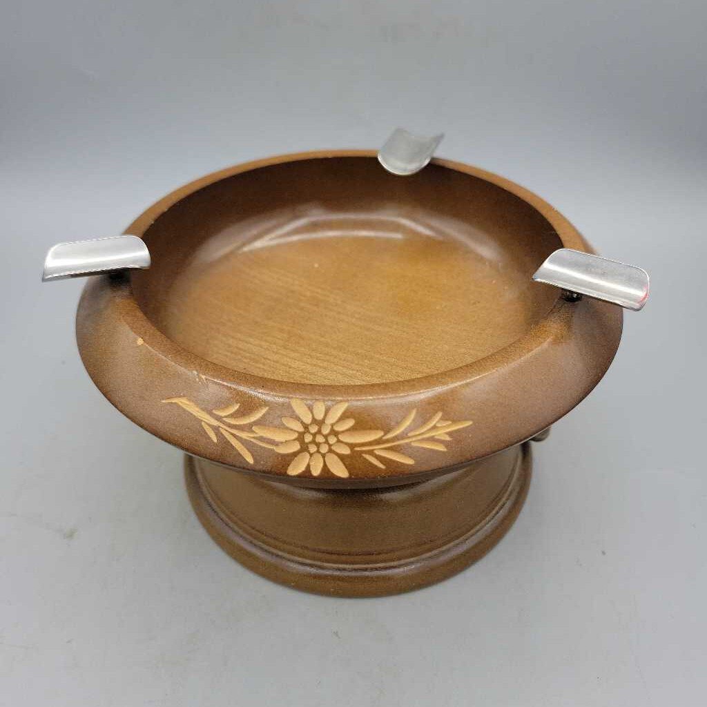 Rare Swiss Wooden Musical ashtray (JAS)