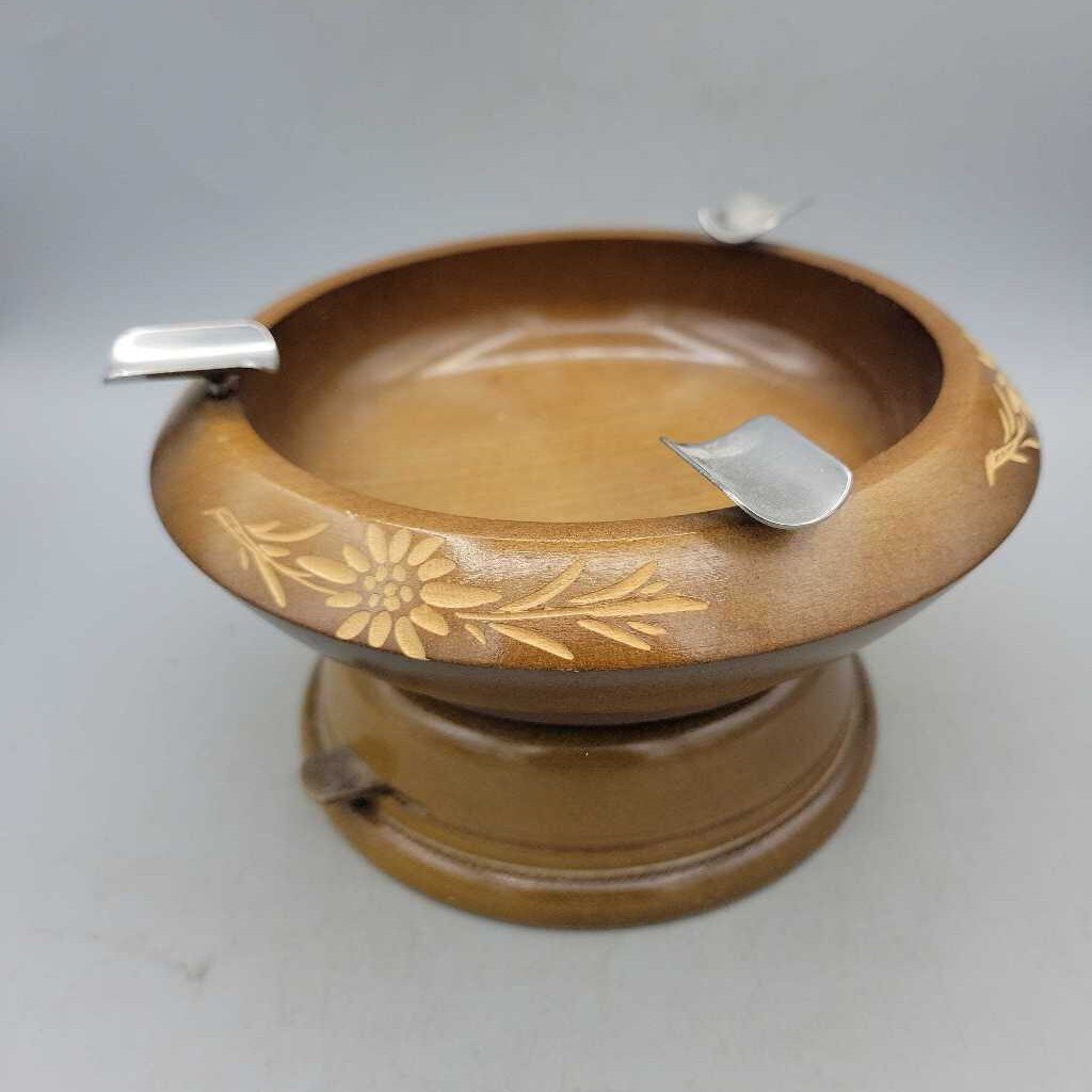 Rare Swiss Wooden Musical ashtray (JAS)