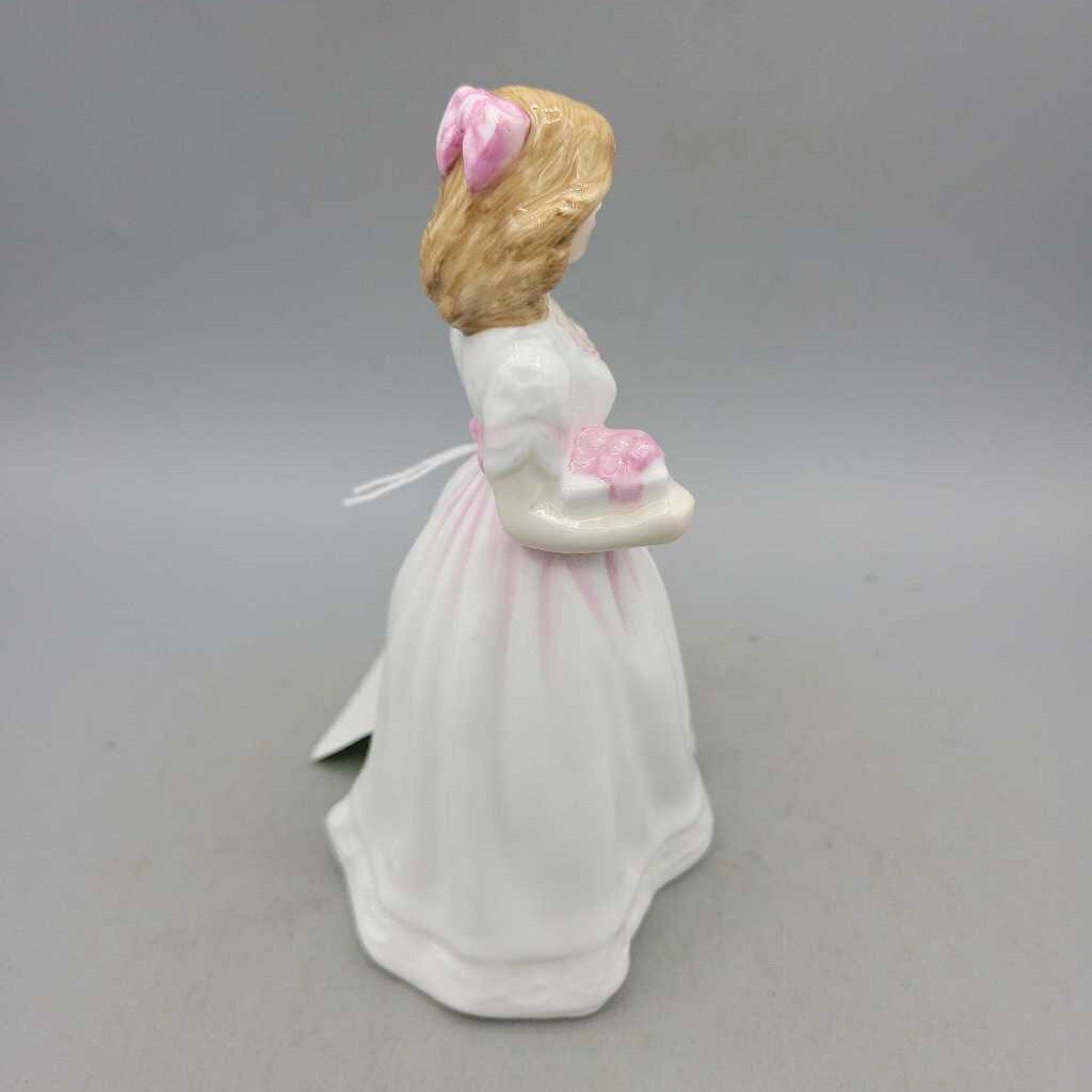 Royal Doulton Lady Figure "Special Gift" HN 4118 (RHA)