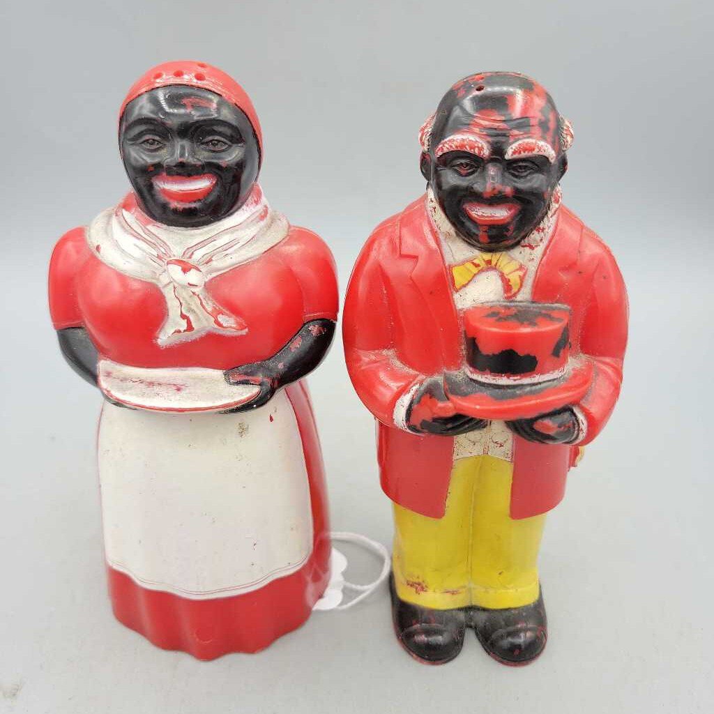 Black American Plastic Salt & Pepper (RHA)