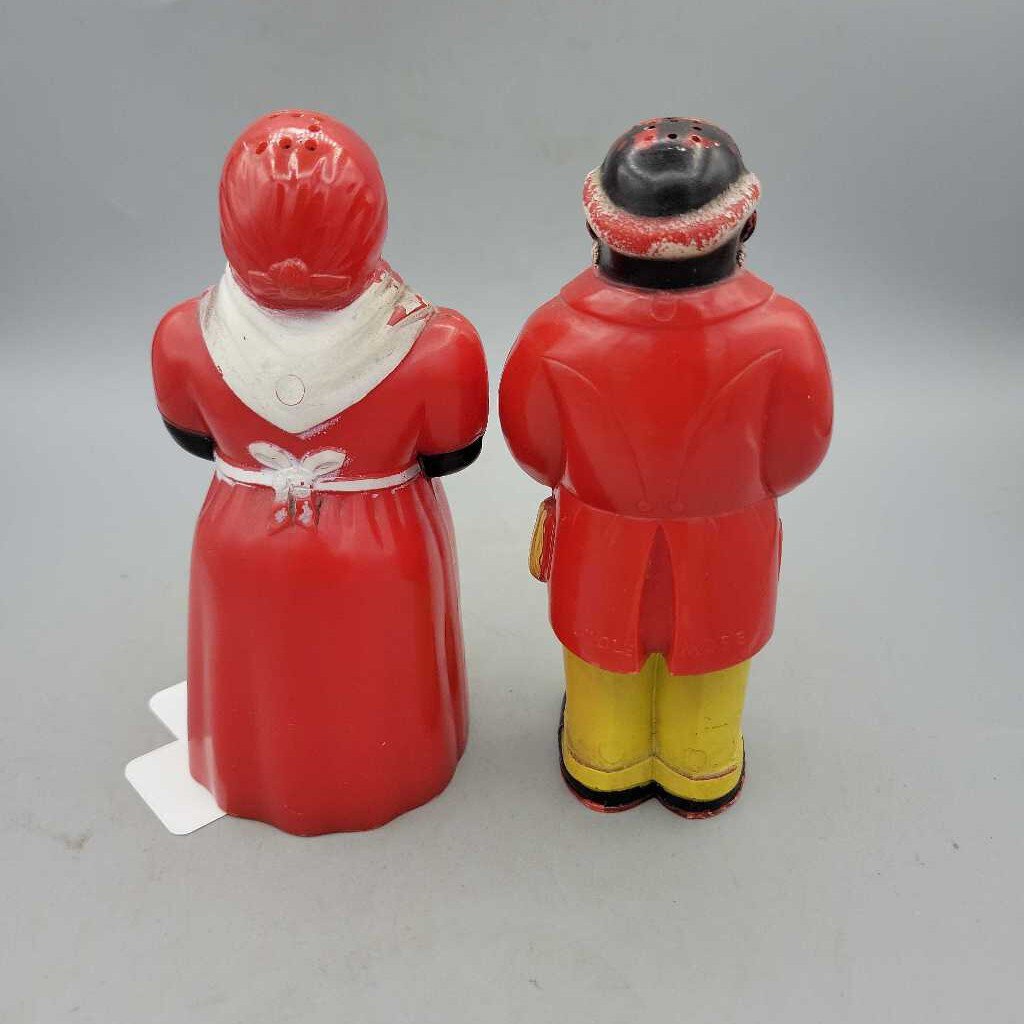 Black American Plastic Salt & Pepper (RHA)