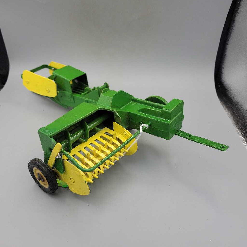 John Deere Baler (RAE)