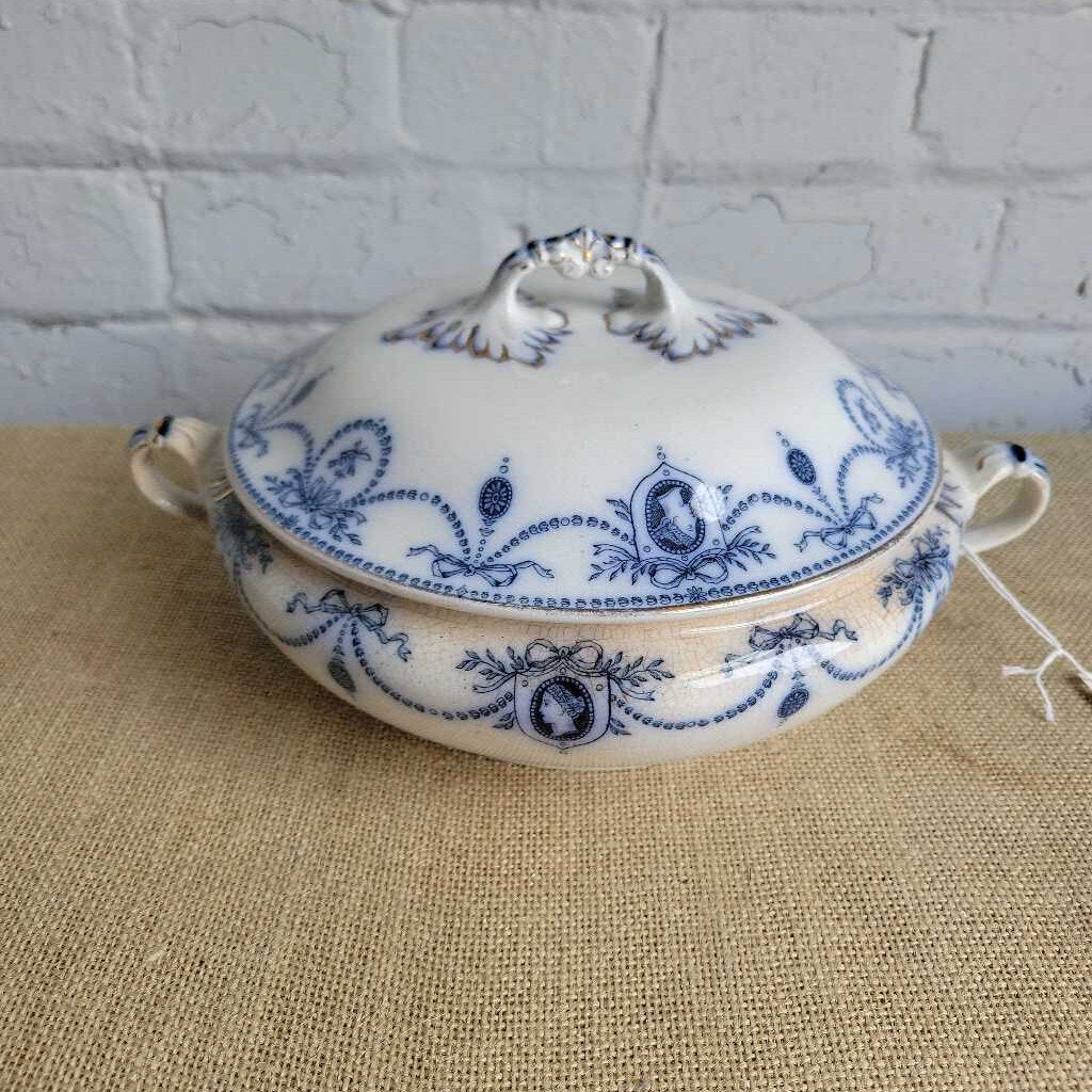 Grimwades Vegetable Tureen (AA)