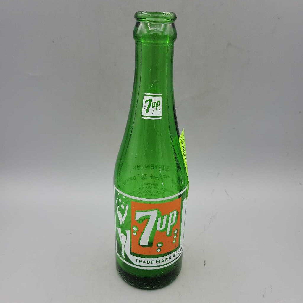 7 up 7 Oz Bottle Girl label Toronto (JAS)