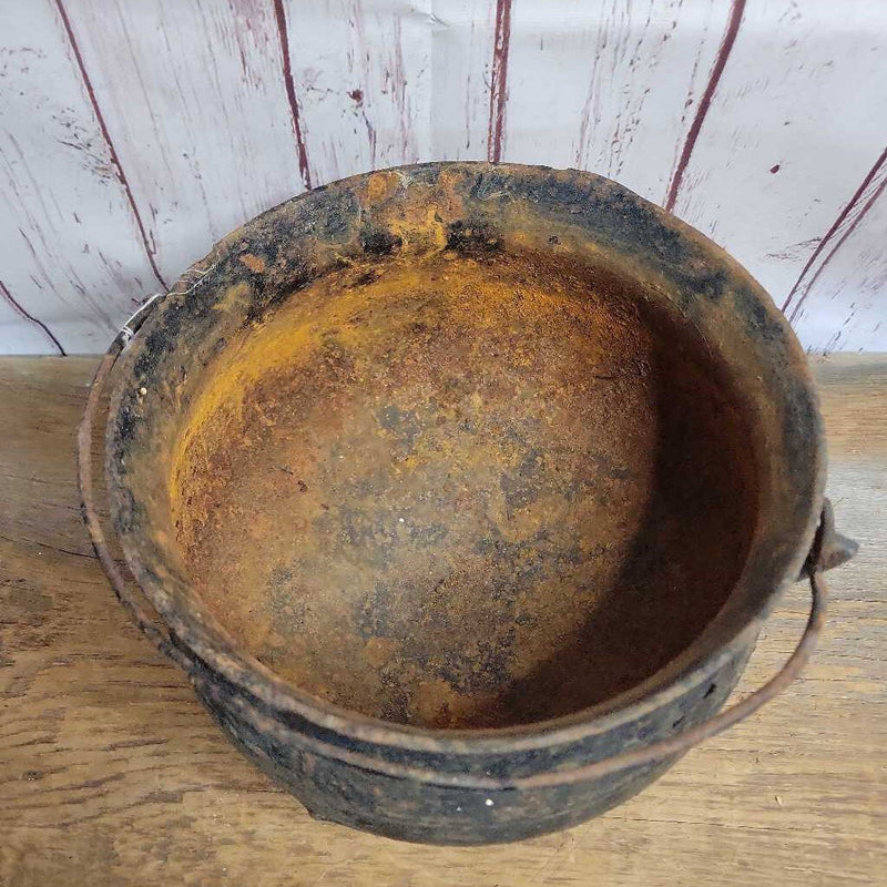 Small Cast Iron Pot (JL)