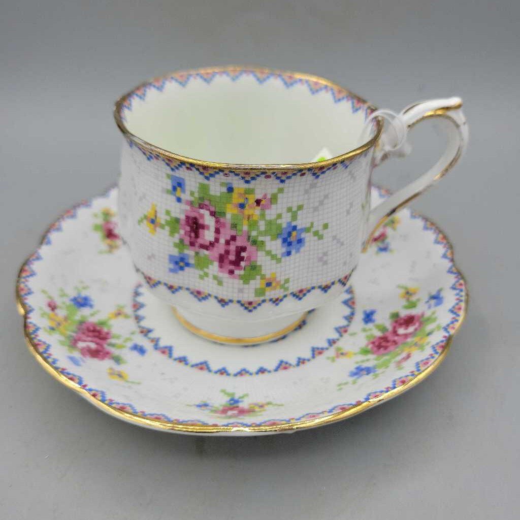 Royal Albert Cup and saucer Petit Point (JL)