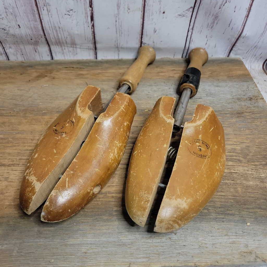 Wooden Shoe Shapers Pair (JAS)