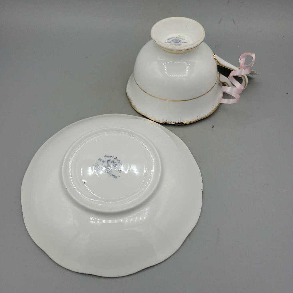 Royal albert Cup and Saucer "May Blossom" (TRE)