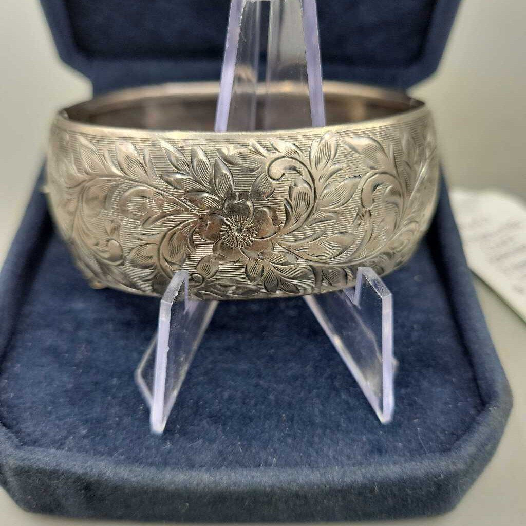 Vintage '60s Engraved Sterling Bangle - VT #8137