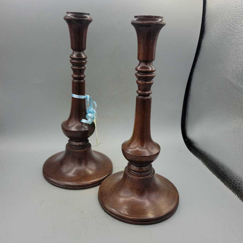 Beautiful Set of Turned Wooden Candle Sticks (Tre)