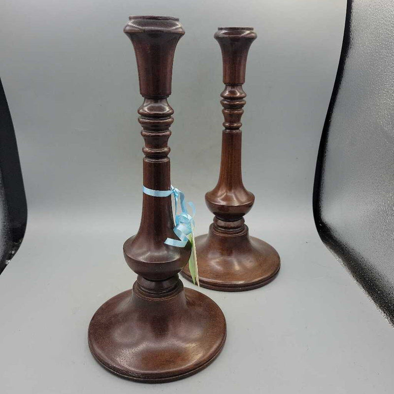 Beautiful Set of Turned Wooden Candle Sticks (Tre)