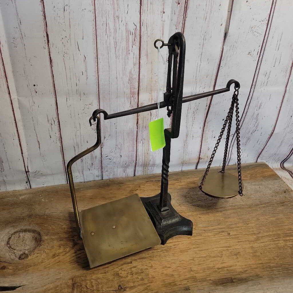 Antique Postal Scale (Jef)