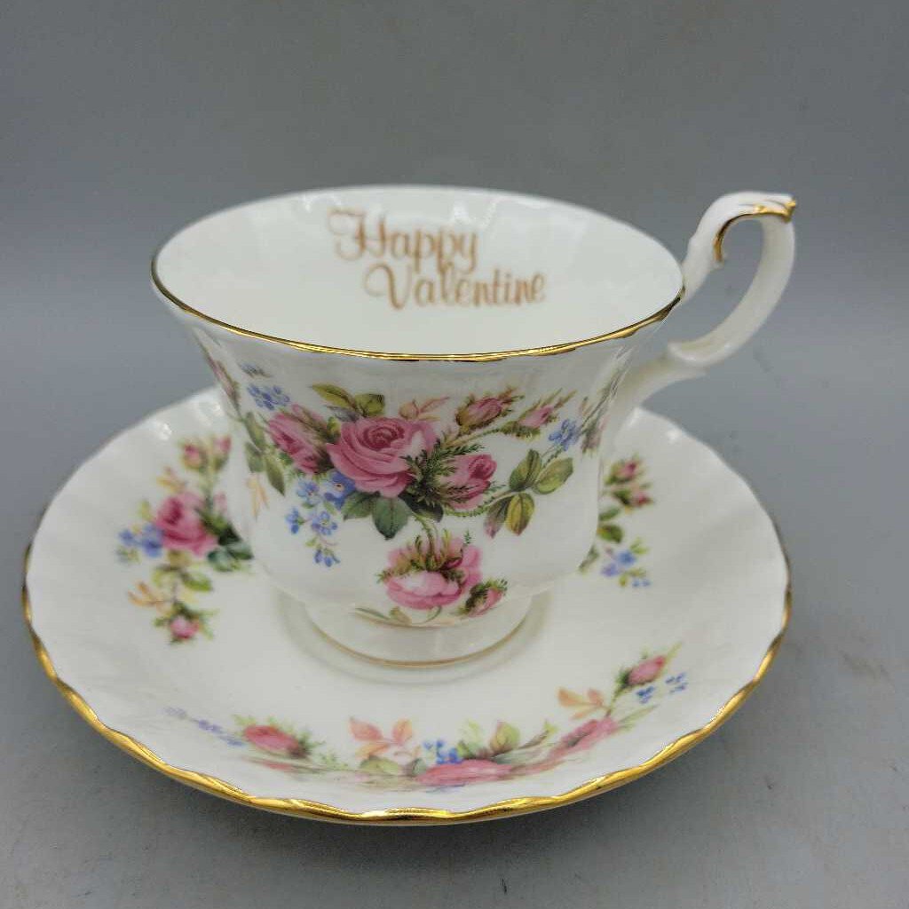 Royal Albert cup and saucer - Valentines Day (P1293)