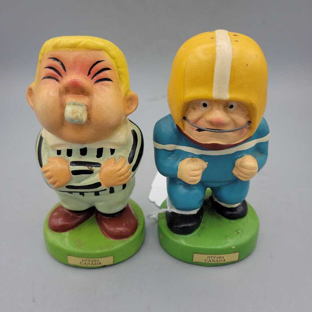 Vintage Football Salt and pepper (DEB)