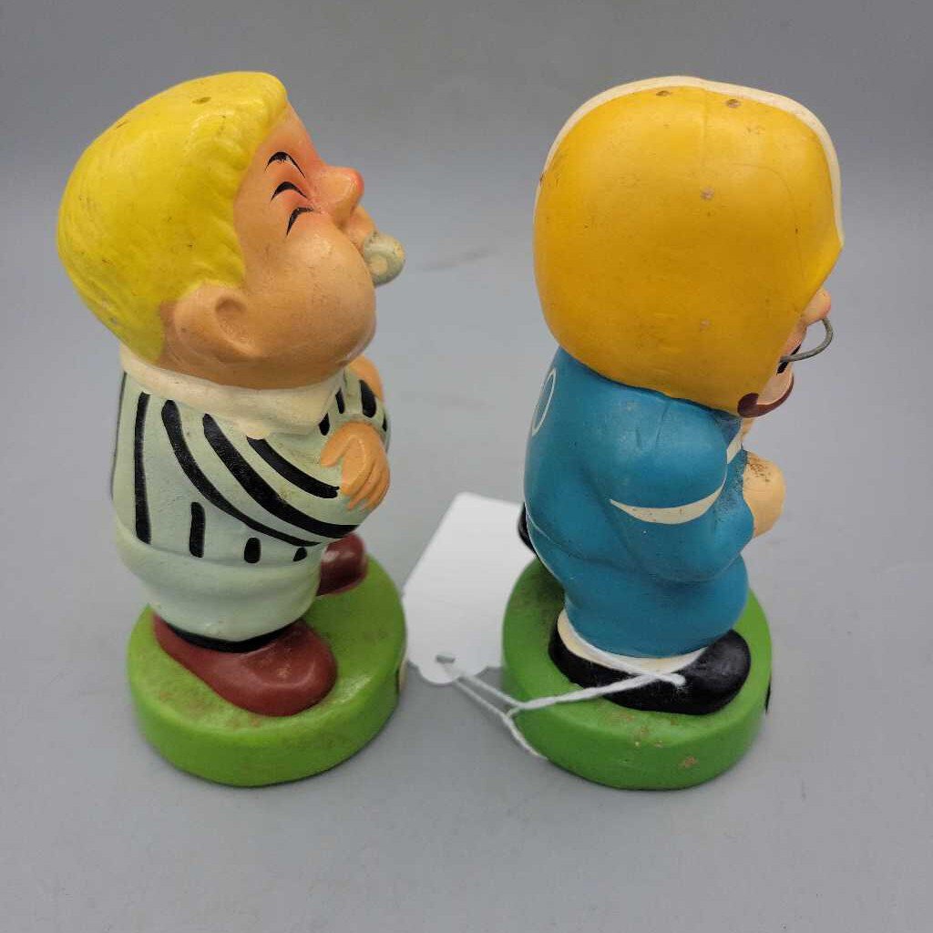 Vintage Football Salt and pepper (DEB)